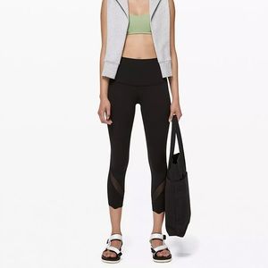 wunder under scalloped hem high-rise crop 23” full-on extreme